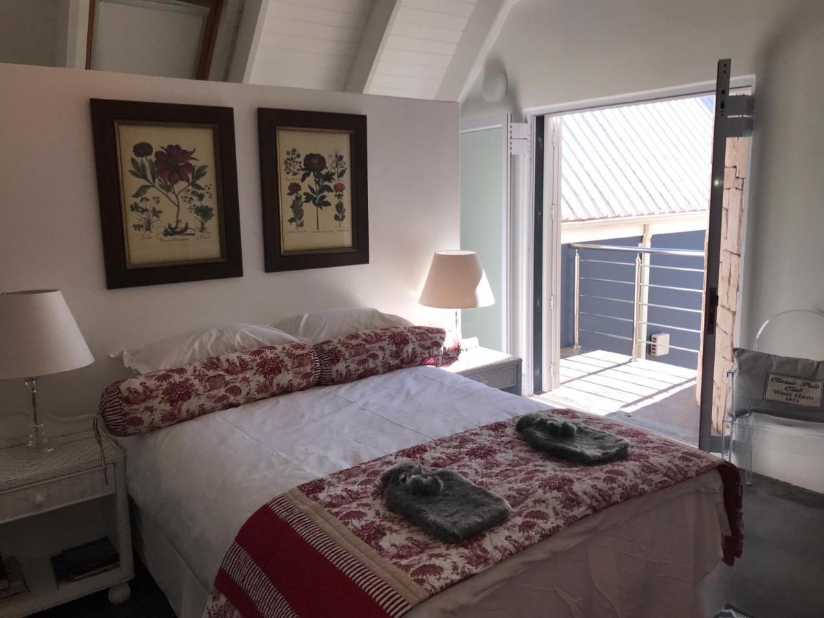 La Maison Bleue, Luxury Self-catering Villa.