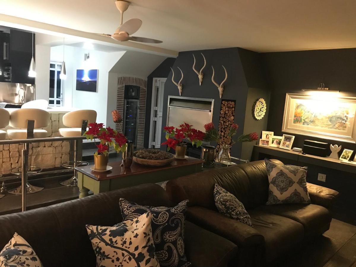 La Maison Bleue, Luxury Self-catering Villa.