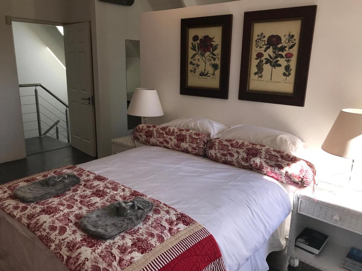 La Maison Bleue, Luxury Self-catering Villa.