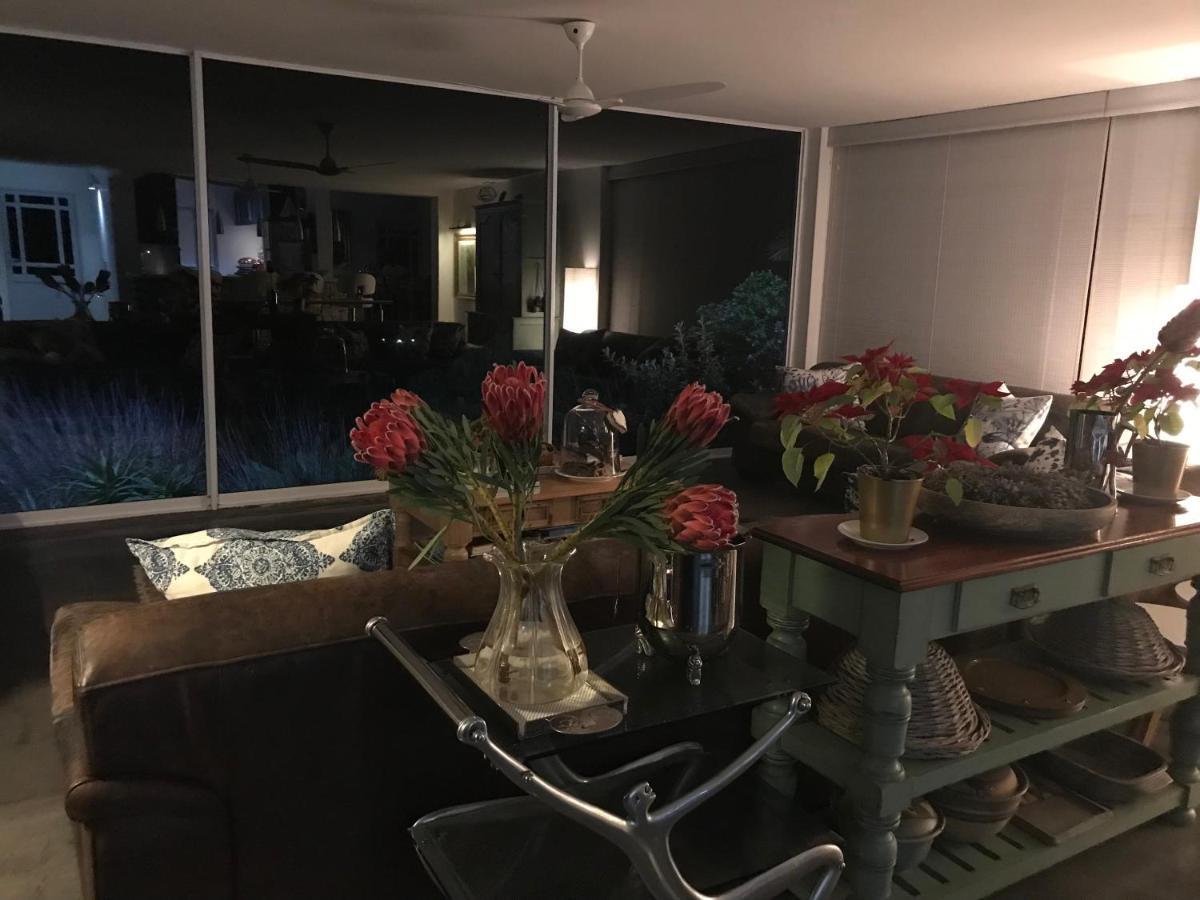 Villa La Maison Bleue, Luxury Self-catering Villa. Langebaan