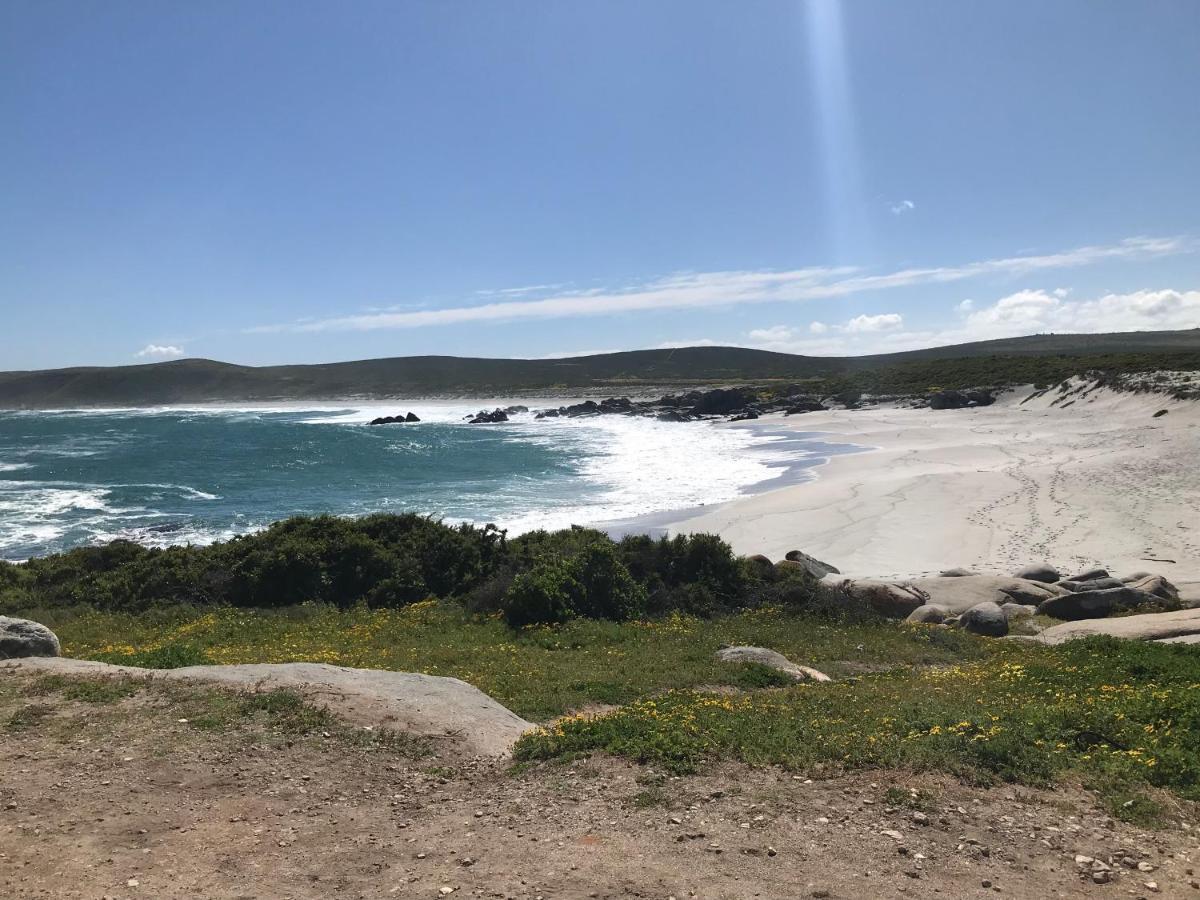 Villa La Maison Bleue, Luxury Self-catering Villa. Langebaan