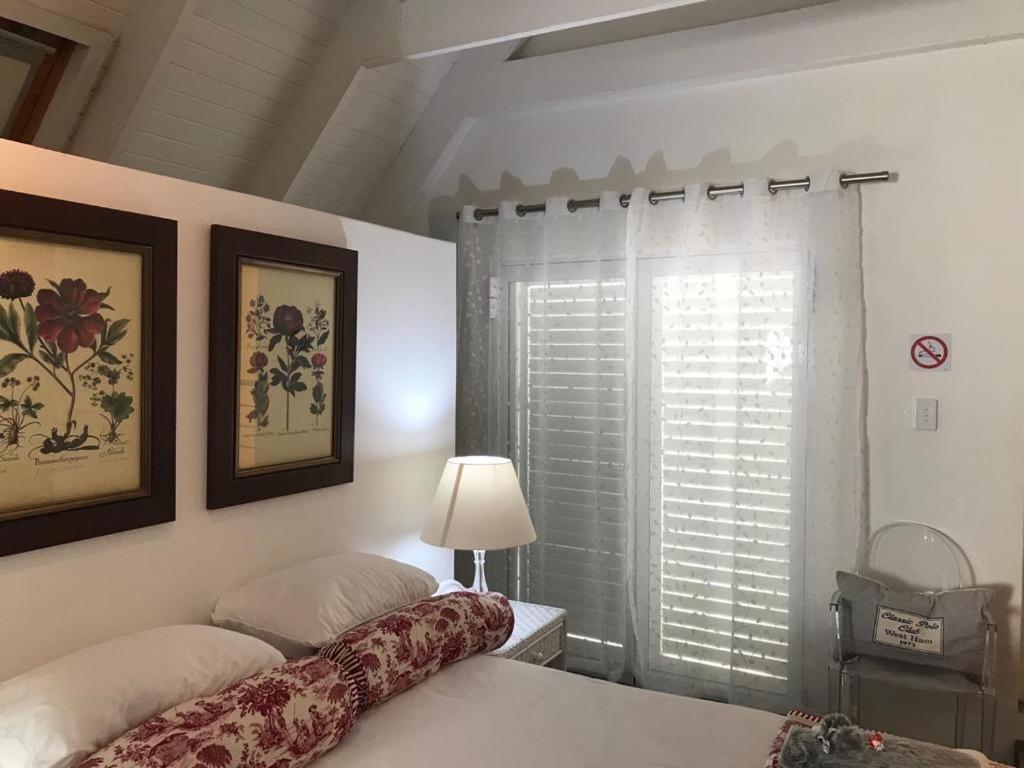 Villa La Maison Bleue, Luxury Self-catering Villa. Langebaan