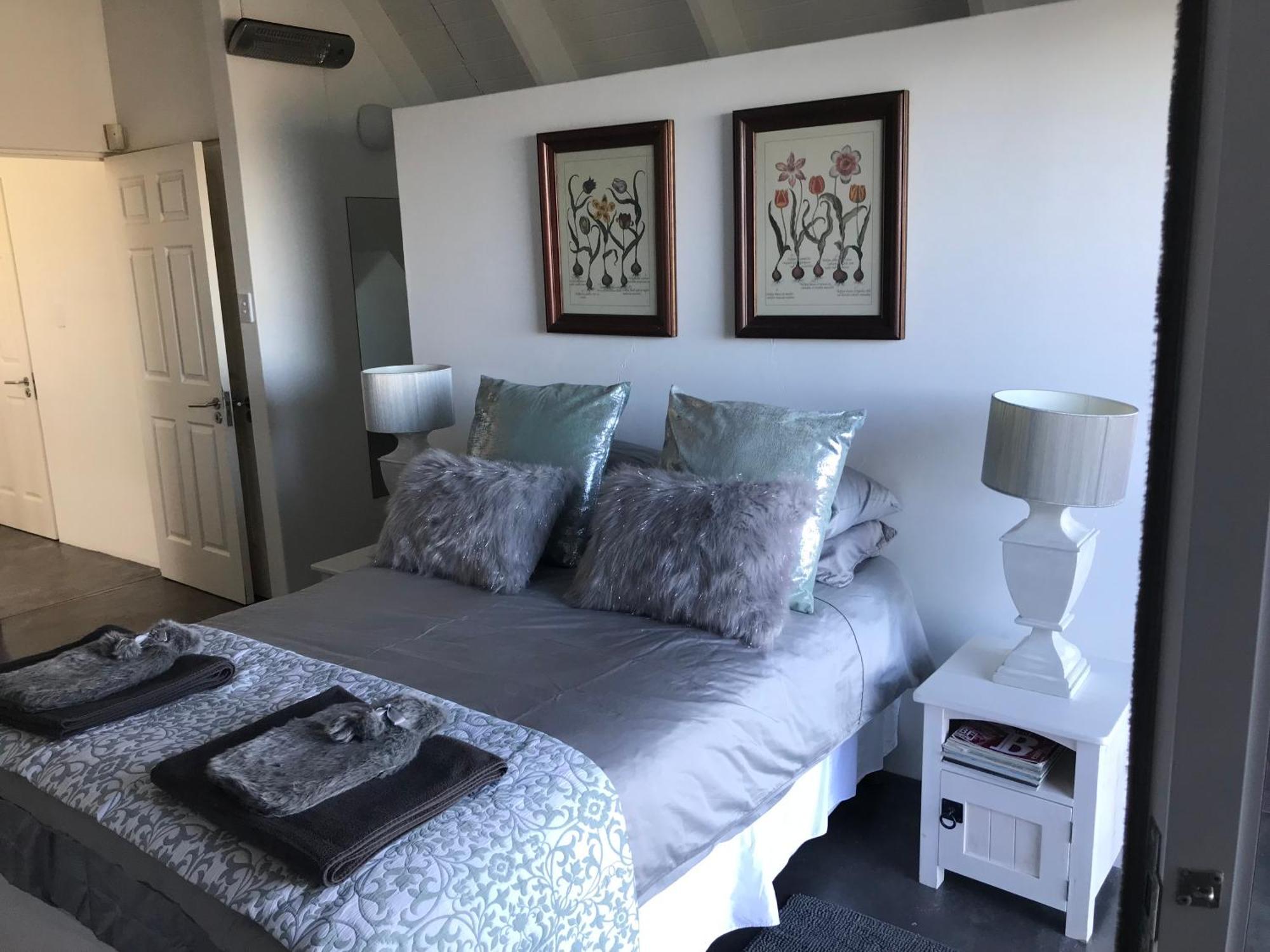 La Maison Bleue, Luxury Self-catering Villa. * Langebaan