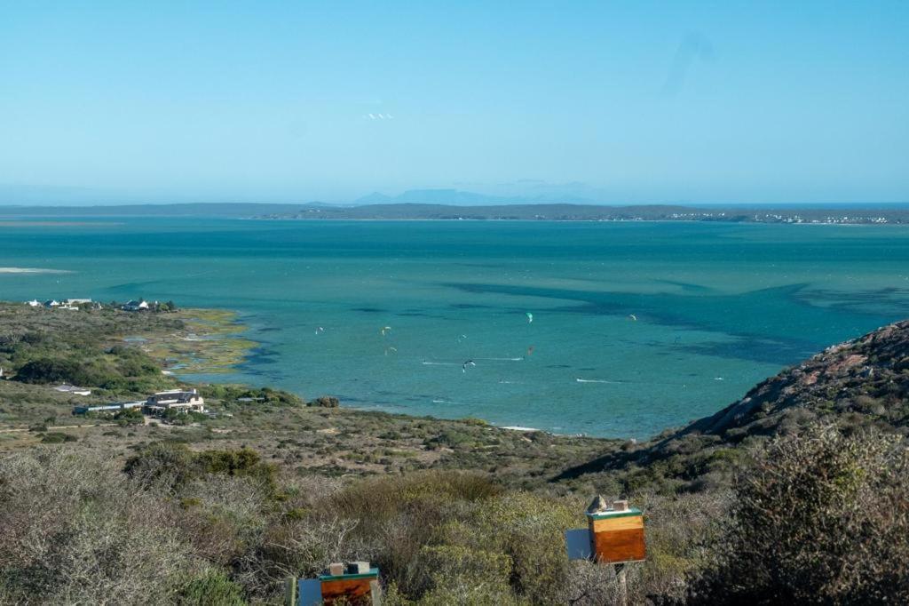 Villa La Maison Bleue, Luxury Self-catering Villa. Langebaan